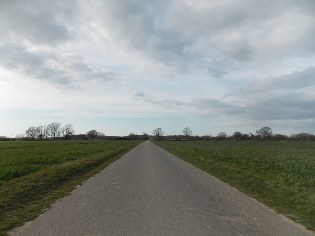 Stra&szlig;e von Eiderhufe nach Holtsee