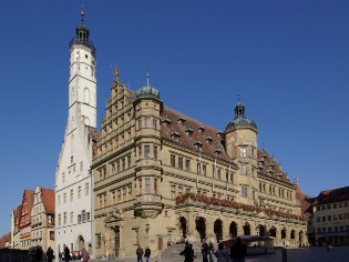 Rathaus in Rothenburg ob der Tauber, Altm&uuml;hltal-Radweg