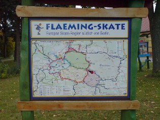 Unterwegs auf der Flaeming-Skate: &Uuml;bersichtskarte am Wegesrand