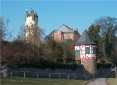 Schlo&szlig; in Steinheim, Main-Radweg