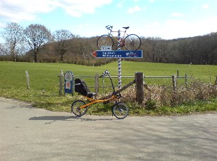 Unterwegs auf dem Ostseek&uuml;sten-Radweg: Am Abzweig nach Bockholmwik