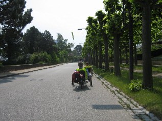 Auf der Kaiserallee in Travem&uuml;nde, Ostseek&uuml;sten-Radweg